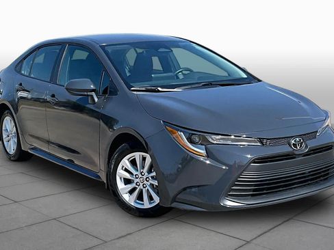 Used 2026 Toyota Corolla LE w/ LE Premium Package FWD image 3