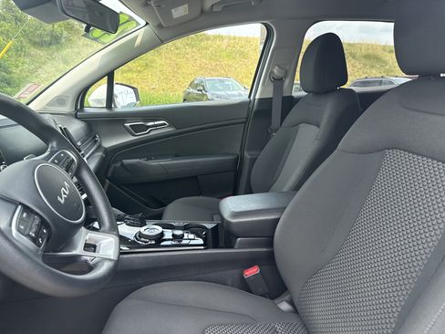 Used 2023 Kia Sportage LX AWD/4WD image 16