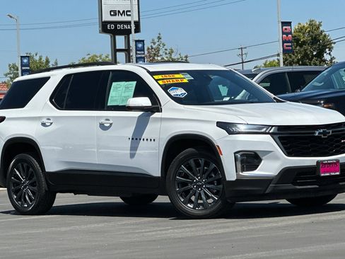 Used 2023 Chevrolet Traverse RS w/ LPO, Cargo Package AWD/4WD image 2