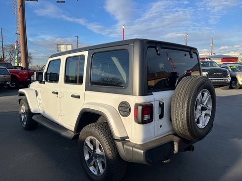 Used 2019 Jeep Wrangler Unlimited Sahara image 4