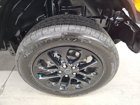 Used 2024 Jeep Wrangler Unlimited Sahara w/ Technology Group image 5