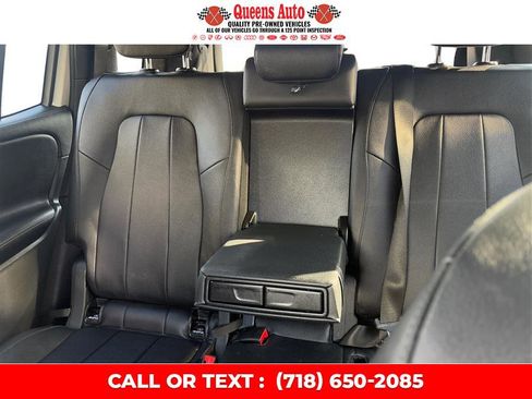 Used 2021 Mercedes-Benz GLB 250 4MATIC w/ Premium Package image 16