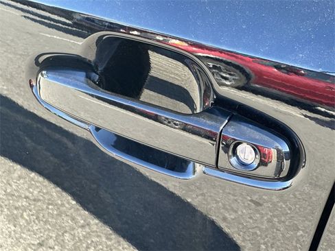 Certified 2025 Subaru Impreza 2.0i image 33