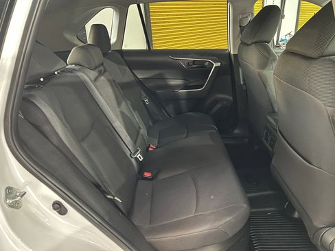 Used 2023 Toyota RAV4 LE image 17