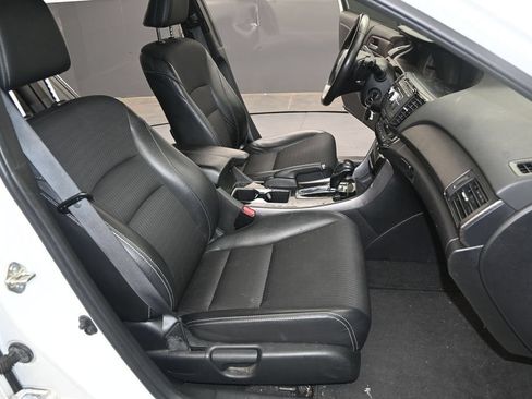 Used 2017 Honda Accord Sport image 18