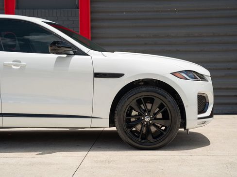 Used 2025 Jaguar F-PACE R-Dynamic S AWD/4WD image 2