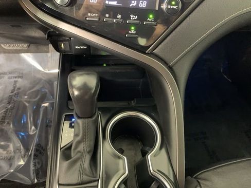 Used 2020 Toyota Camry XSE FWD image 23