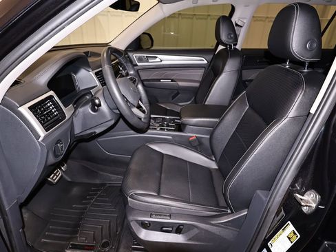 Used 2022 Volkswagen Atlas SEL R-Line AWD/4WD image 12