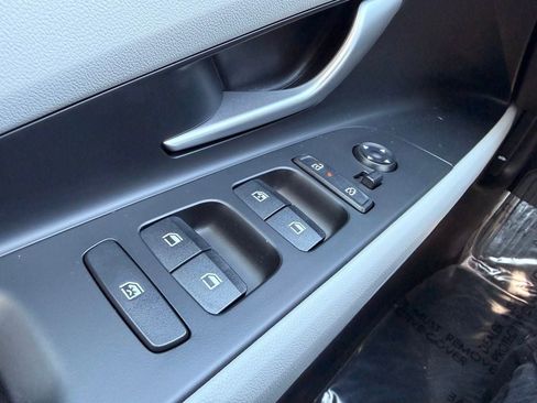 Used 2025 Hyundai Elantra Limited FWD image 24