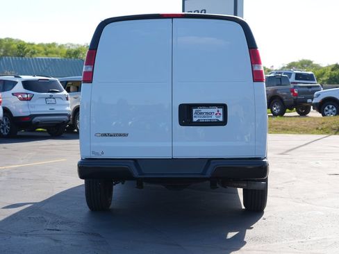 Used 2020 Chevrolet Express 3500 w/ Driver Convenience Package RWD image 4