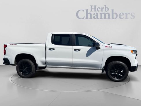 Used 2025 Chevrolet Silverado 1500 LT Trail Boss w/ Convenience Package II AWD/4WD image 5