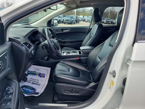 Used 2023 Ford Edge Titanium w/ Cargo Accessory Package image 17