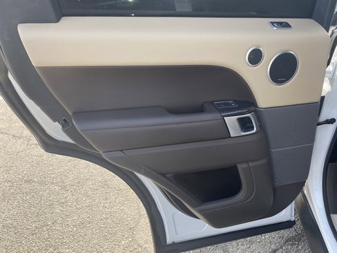 Used 2018 Land Rover Range Rover Sport HSE image 14