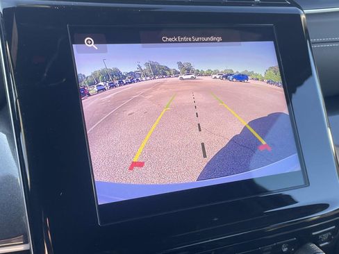 Used 2023 Jeep Grand Cherokee Altitude image 4