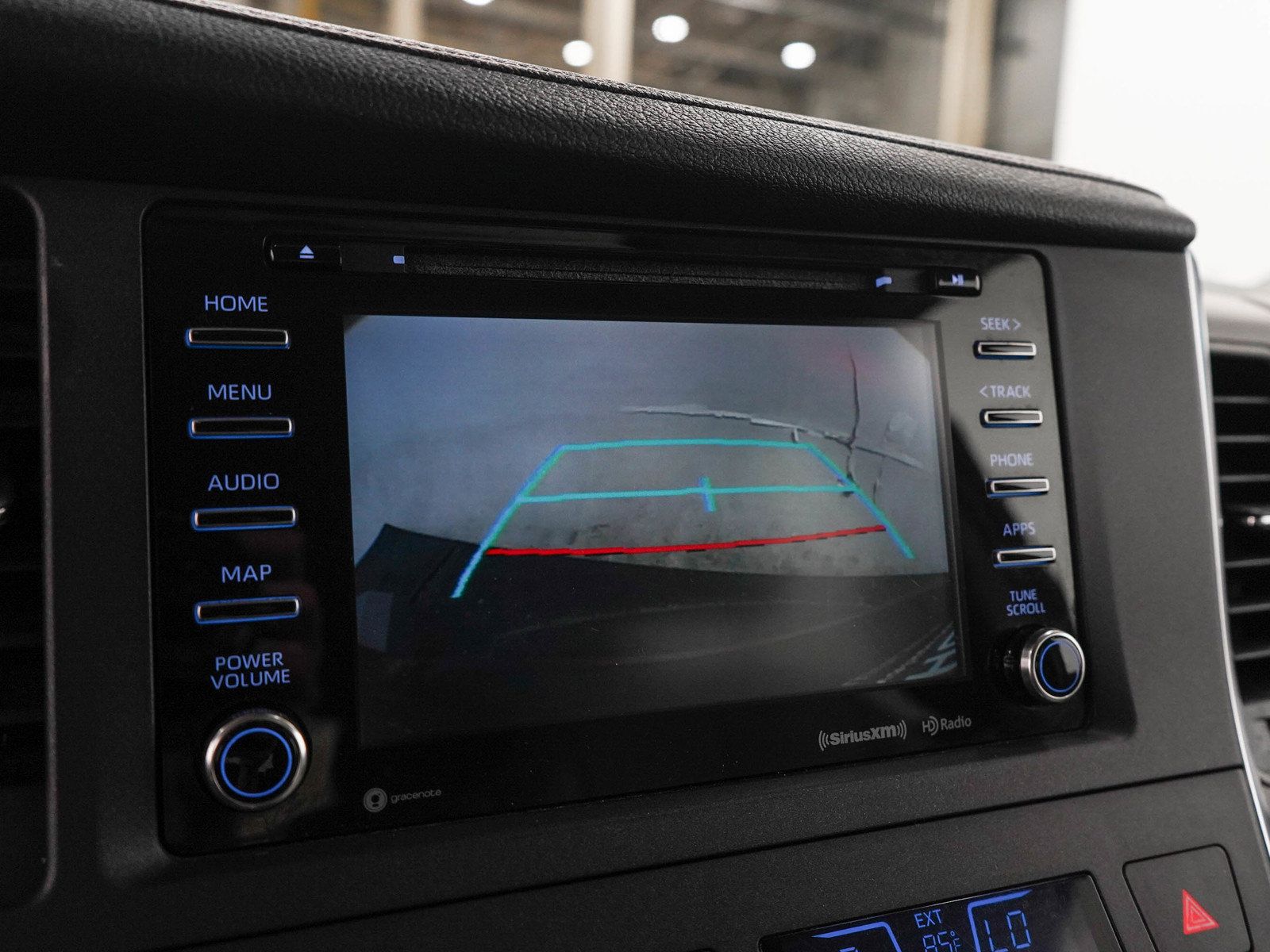 Used 2019 Toyota Sienna XLE FWD image 28
