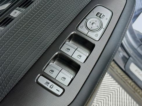 Used 2024 Hyundai Palisade Calligraphy image 17