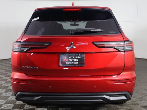 New 2026 Mitsubishi Outlander ES image 13