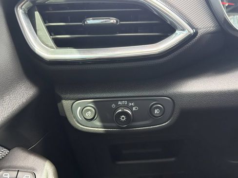 Used 2022 Chevrolet TrailBlazer LT FWD image 27