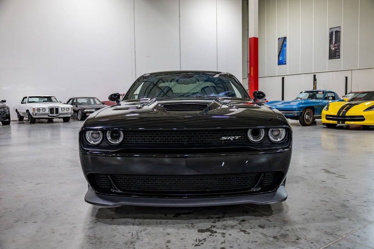 Used 2016 Dodge Challenger SRT Hellcat RWD image 10