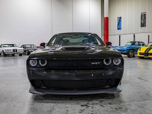 Used 2016 Dodge Challenger SRT Hellcat RWD image 10