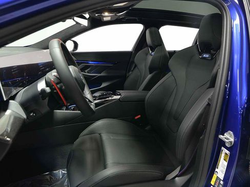 New 2026 BMW M5 Touring image 8