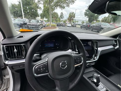 Used 2024 Volvo S60 B5 Core FWD image 35