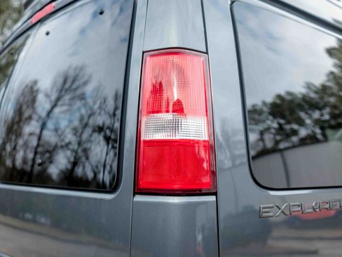 Used 2023 Chevrolet Express 2500 image 28