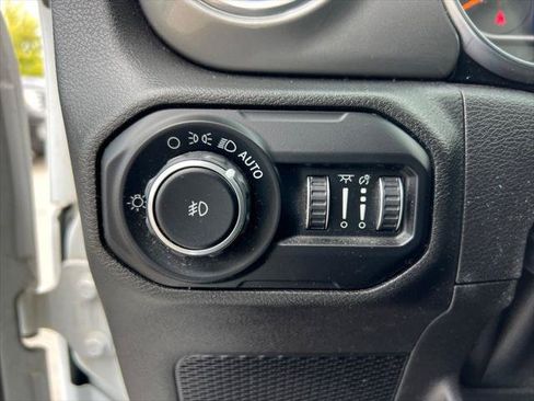 Certified 2019 Jeep Wrangler Unlimited Sahara AWD/4WD image 11