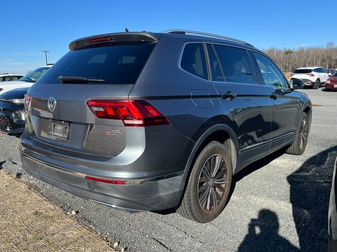 Used 2018 Volkswagen Tiguan SEL image 6