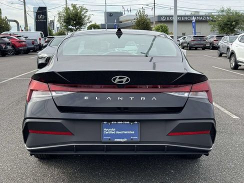 Used 2024 Hyundai Elantra SEL FWD image 8