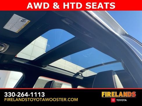 New 2025 Toyota Crown Signia image 5