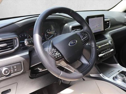 Used 2020 Ford Explorer XLT w/ Equipment Group 202A AWD/4WD image 10