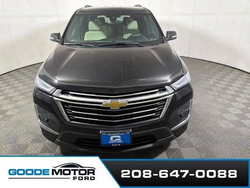 Used 2023 Chevrolet Traverse LT AWD/4WD image 3