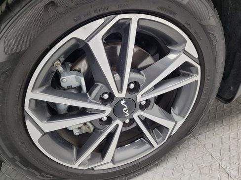 Used 2023 Kia Forte LXS FWD image 31