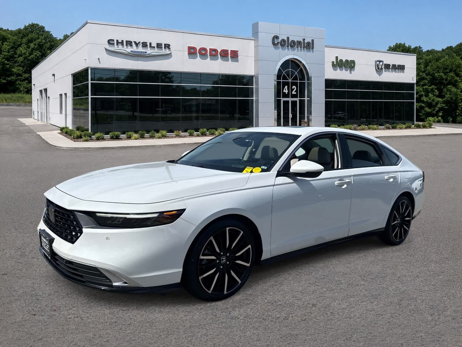 Used 2023 Honda Accord Touring image 1