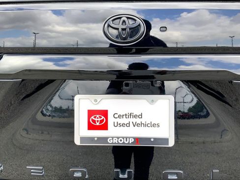 Used 2024 Toyota Sequoia Platinum image 10