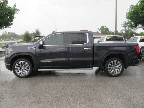 Used 2025 GMC Sierra 1500 Denali w/ Denali Reserve Package AWD/4WD image 4