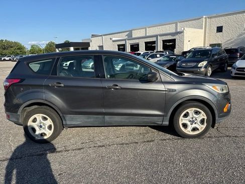 Used 2017 Ford Escape S FWD image 4