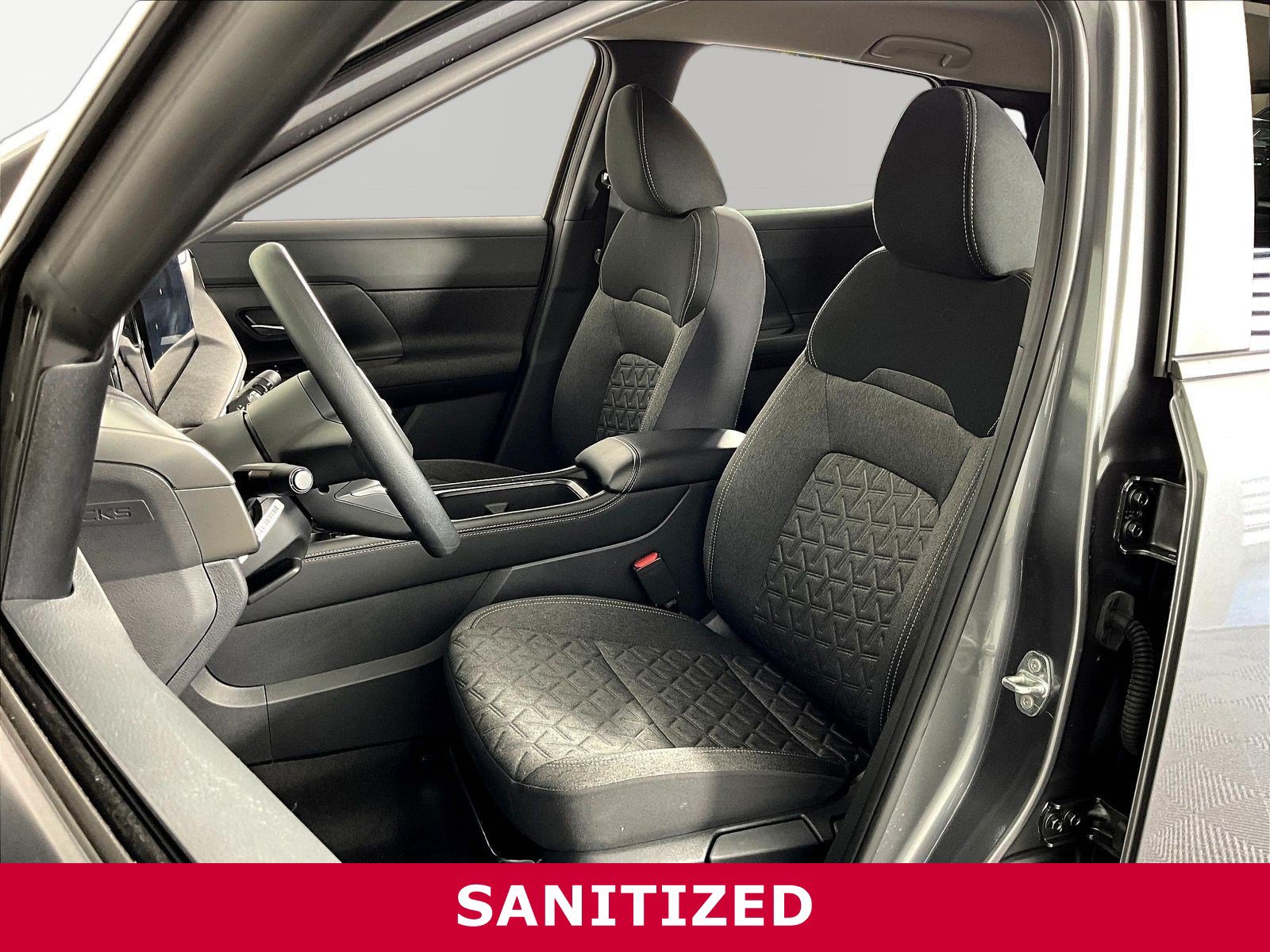 Certified 2025 Nissan Kicks SV AWD/4WD image 19