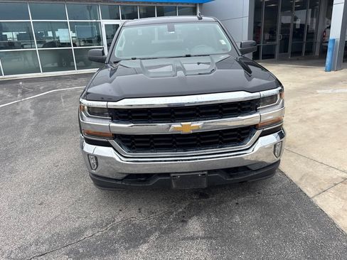 Used 2018 Chevrolet Silverado 1500 LT w/ LT Eassist Package AWD/4WD image 2