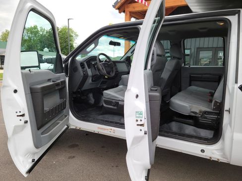 Used 2016 Ford F550 4x4 Crew Cab Super Duty image 7