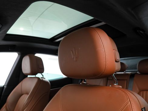 Certified 2023 Maserati Levante GT AWD/4WD image 21