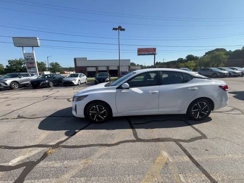 Used 2025 Nissan Sentra SV FWD image 13