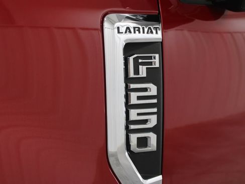 Used 2022 Ford F250 Lariat w/ Lariat Ultimate Package AWD/4WD image 16