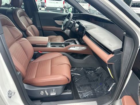 New 2026 Lincoln Nautilus Reserve AWD/4WD image 15