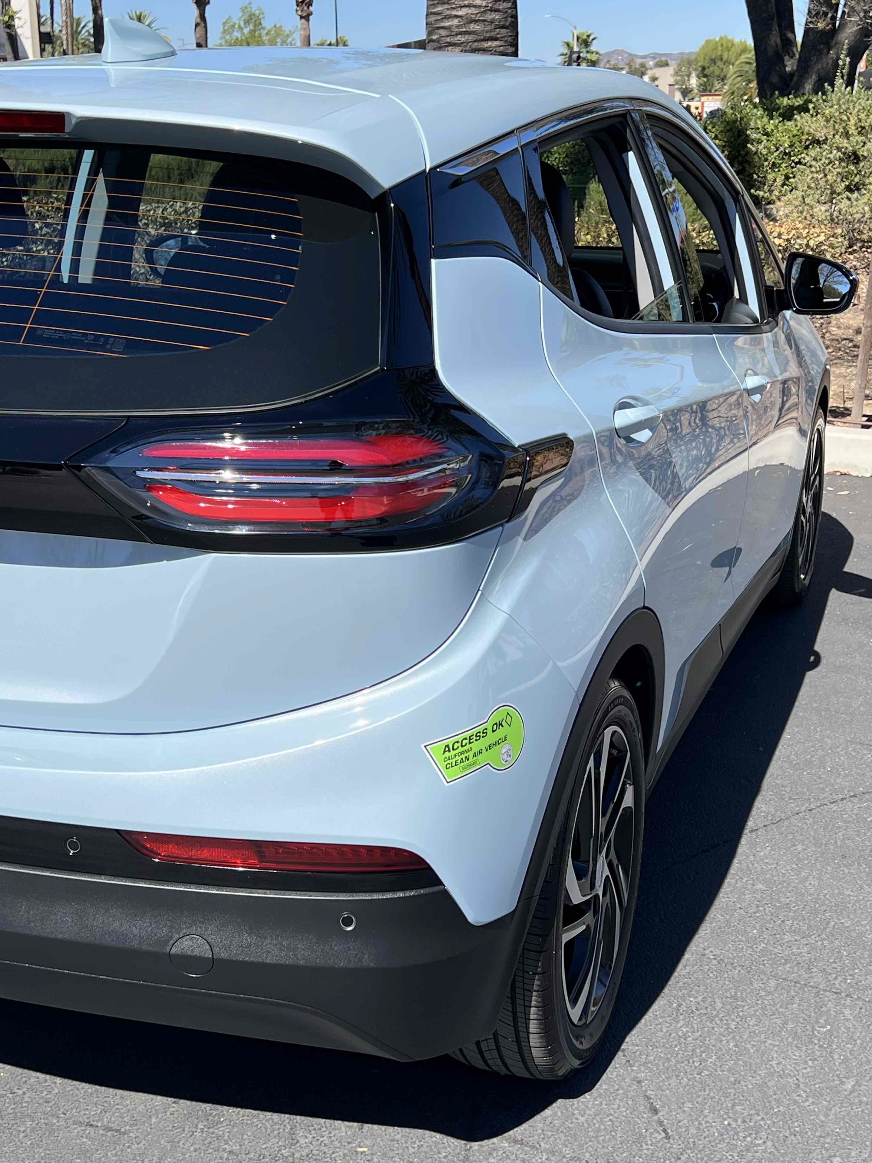 Used 2023 Chevrolet Bolt LT w/ Infotainment Package FWD image 53