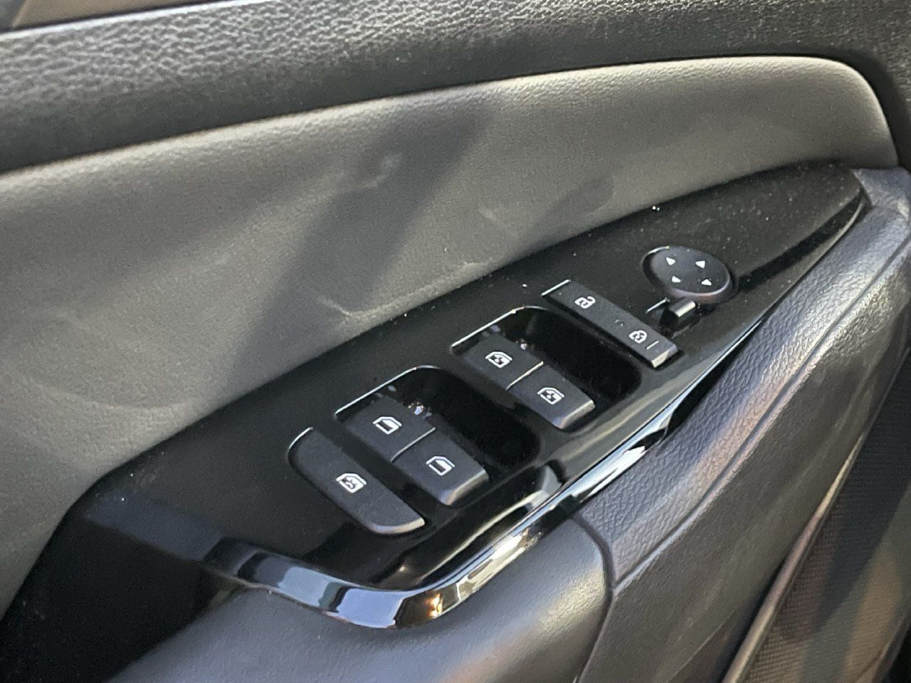 Used 2023 Kia Sportage EX FWD image 8