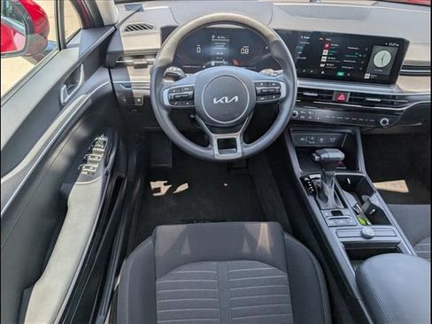 Used 2025 Kia K5 LXS FWD image 8