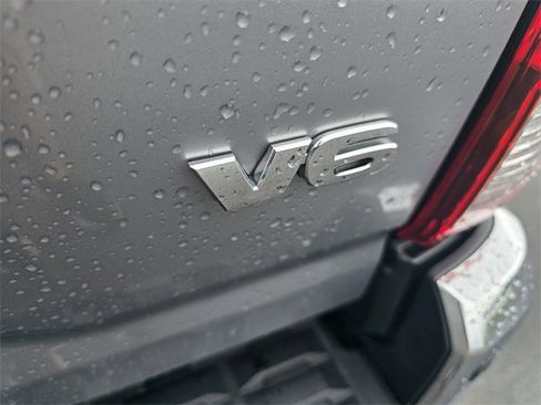 Used 2020 Toyota Tacoma SR5 image 12