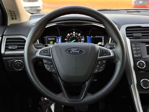 Used 2018 Ford Fusion S image 29